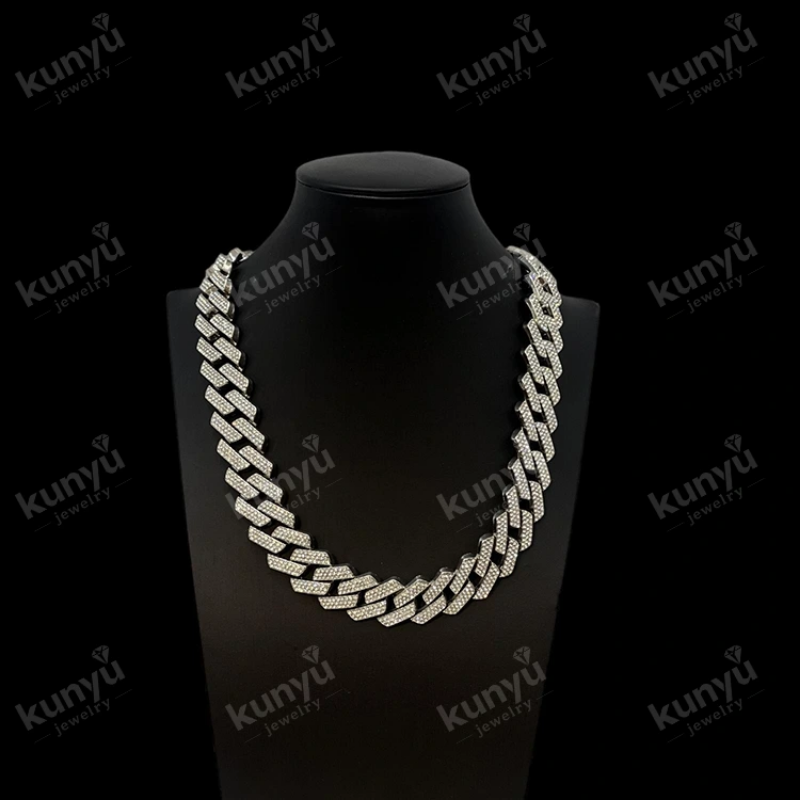 Ang Ultimate Gen Z Wardrobe Essential: Maaari Bang Malabanan ng Anumang Pang-araw-araw na Outfit ang Bold Edge ng isang Trendy Cuban Streetwear Choker? Ang Ultimate Gen Z Wardrobe Essential: Maaari Bang Malabanan ng Anumang Pang-araw-araw na Outfit ang Bold Edge ng isang Trendy Cuban Streetwear Choker?