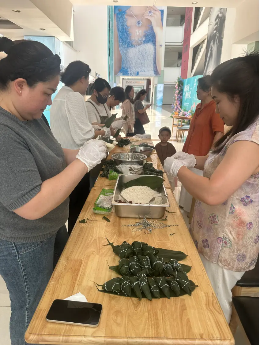 Ipinagdiriwang ng Kunyu Jewelry ang Dragon Boat Festival | Tradisyonal na Kultura at Mainit na Aktibidad ng Koponan Ipinagdiriwang ng Kunyu Jewelry ang Dragon Boat Festival | Tradisyonal na Kultura at Mainit na Aktibidad ng Koponan