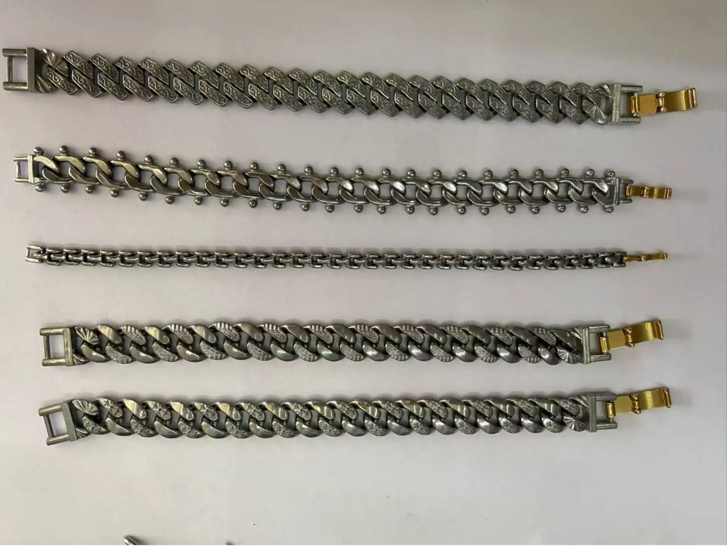 Bakit Ang Zinc Alloy Jewelry ang Matalinong Pagpipilian para sa Mga Modernong Fashion Brand Bakit Ang Zinc Alloy Jewelry ang Matalinong Pagpipilian para sa Mga Modernong Fashion Brand