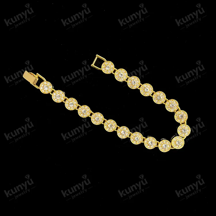 Makinis na Minimalist na Gold Tone Chain