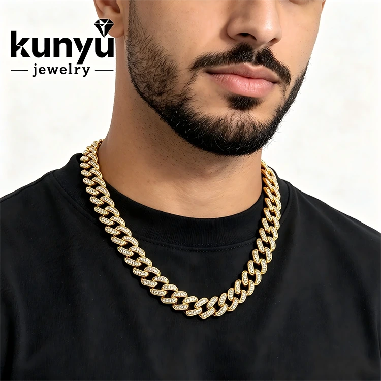Makintab na Gold Cuban Chain